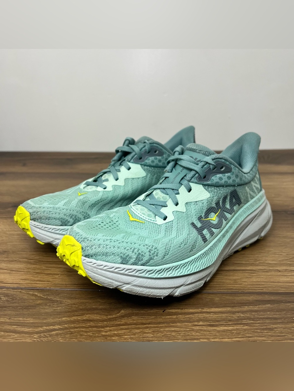 Hoka One One Challenger ATR 7 Women’s Size 7 B Green Athletic Running Shoes - Picture 6 of 13